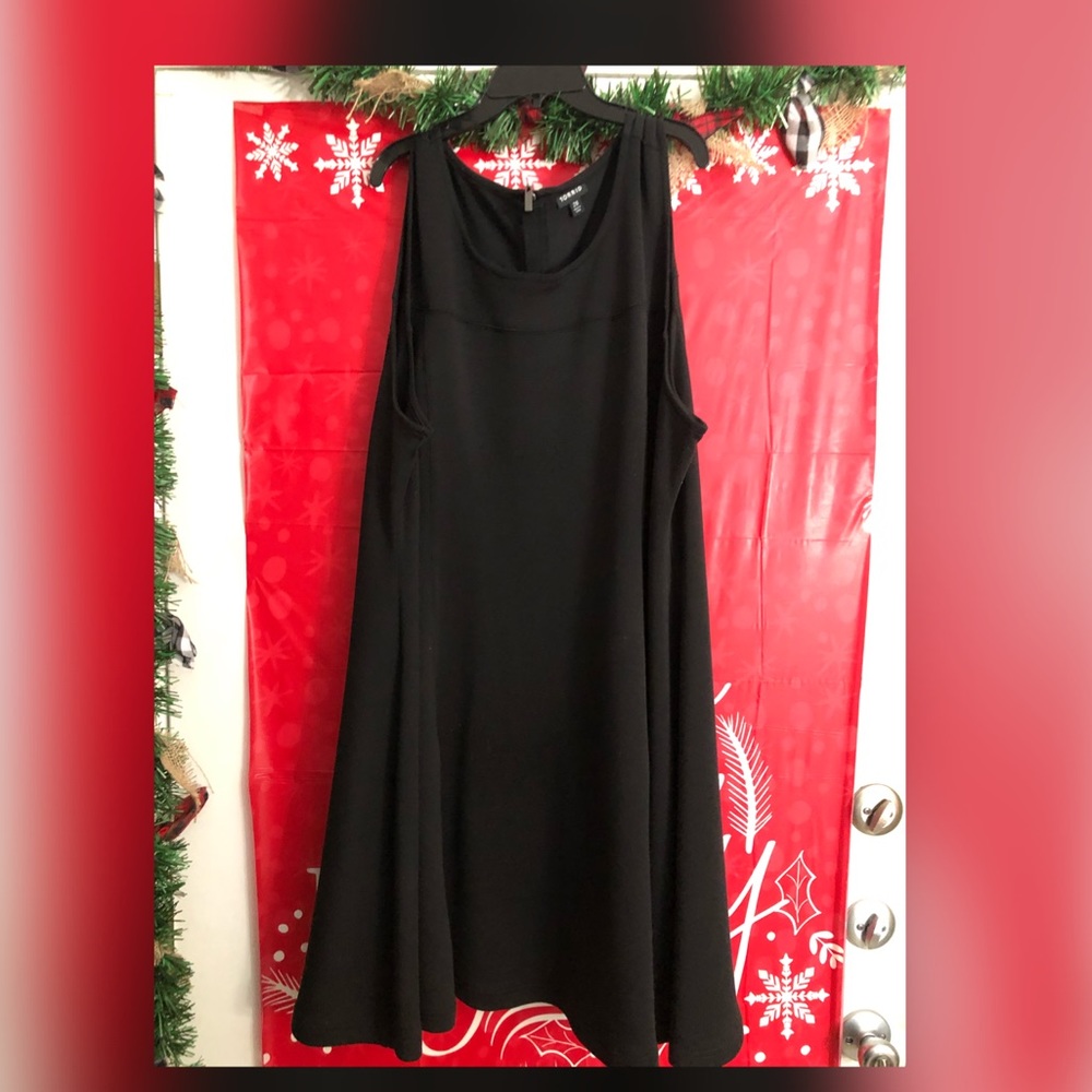 A line black dress plus size
